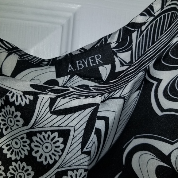 Top - Picture 3 of 3